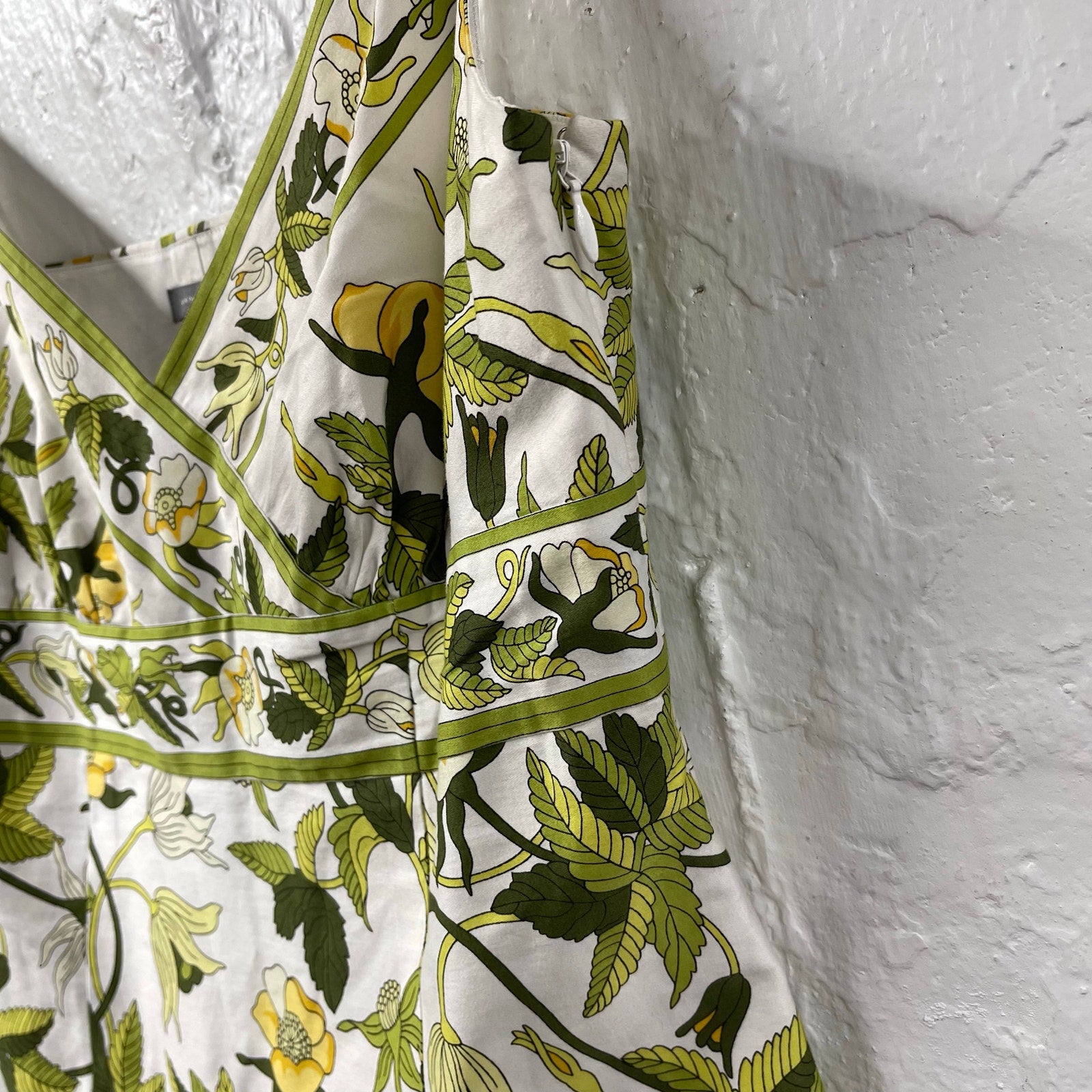 Ann Taylor Floral Tank Top 4 Spaghetti Strap Vintage Girly Green White