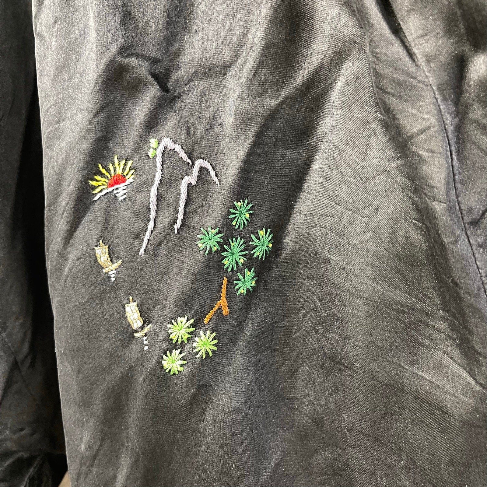 Golden Dragon Embroidered Kimono Robe Black Large Vintage Tie