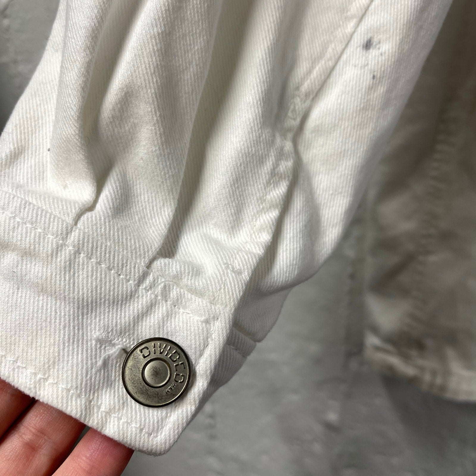 Distressed White Jean Jacket Shirt Divided by H&M Large Chore Work