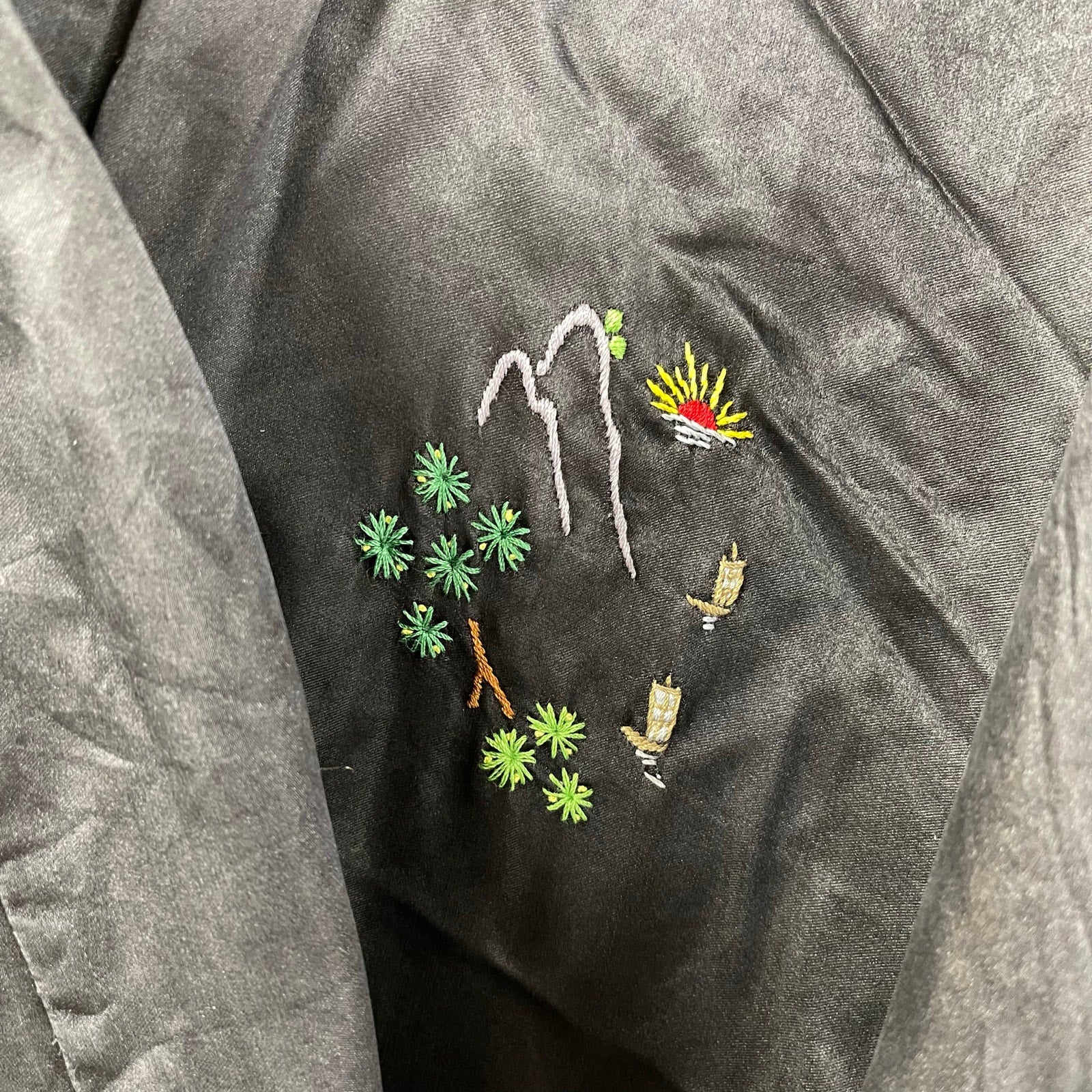 Golden Dragon Embroidered Kimono Robe Black Large Vintage Tie